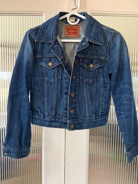 Levi's Women's Medium Blue Denim Trucker Jacket
